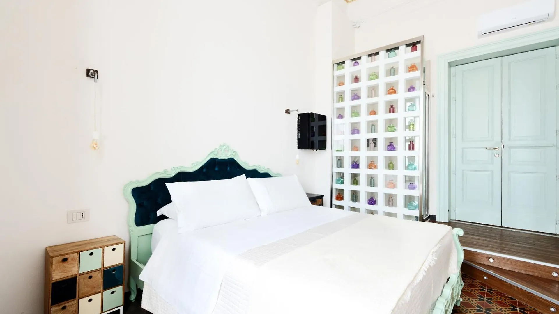 Holiday Lux Boutique Room 카타니아
