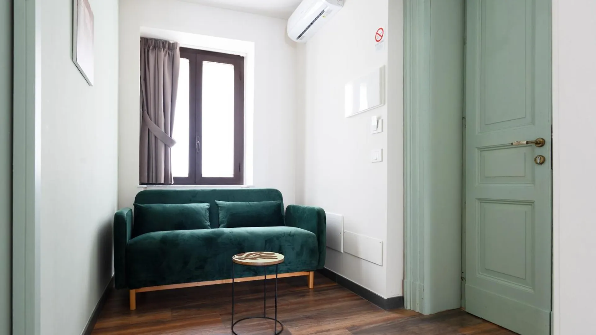 Holiday Lux Boutique Room Catania Italia