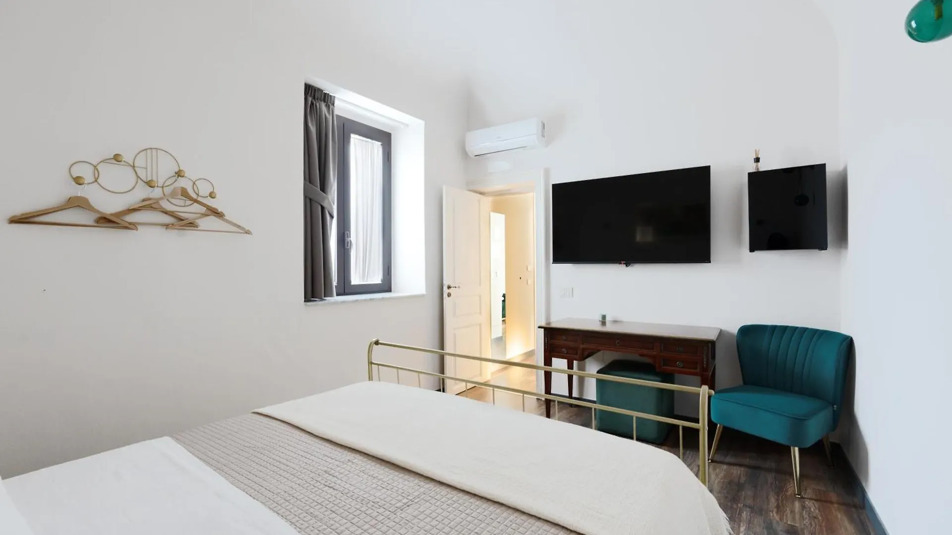 Holiday Lux Boutique Room Catania Italy